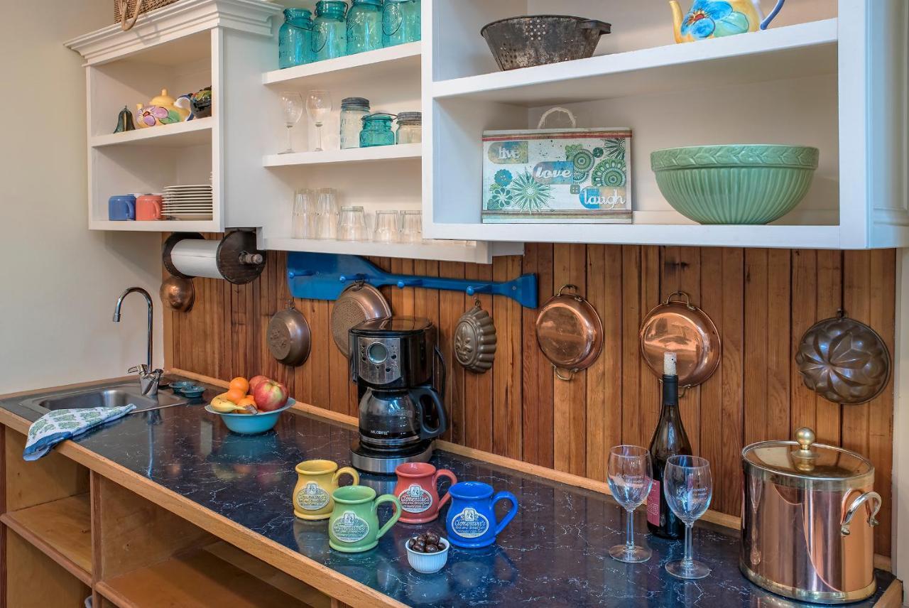 אסטוריה Clementine'S Guest House & Vacation Rentals מראה חיצוני תמונה