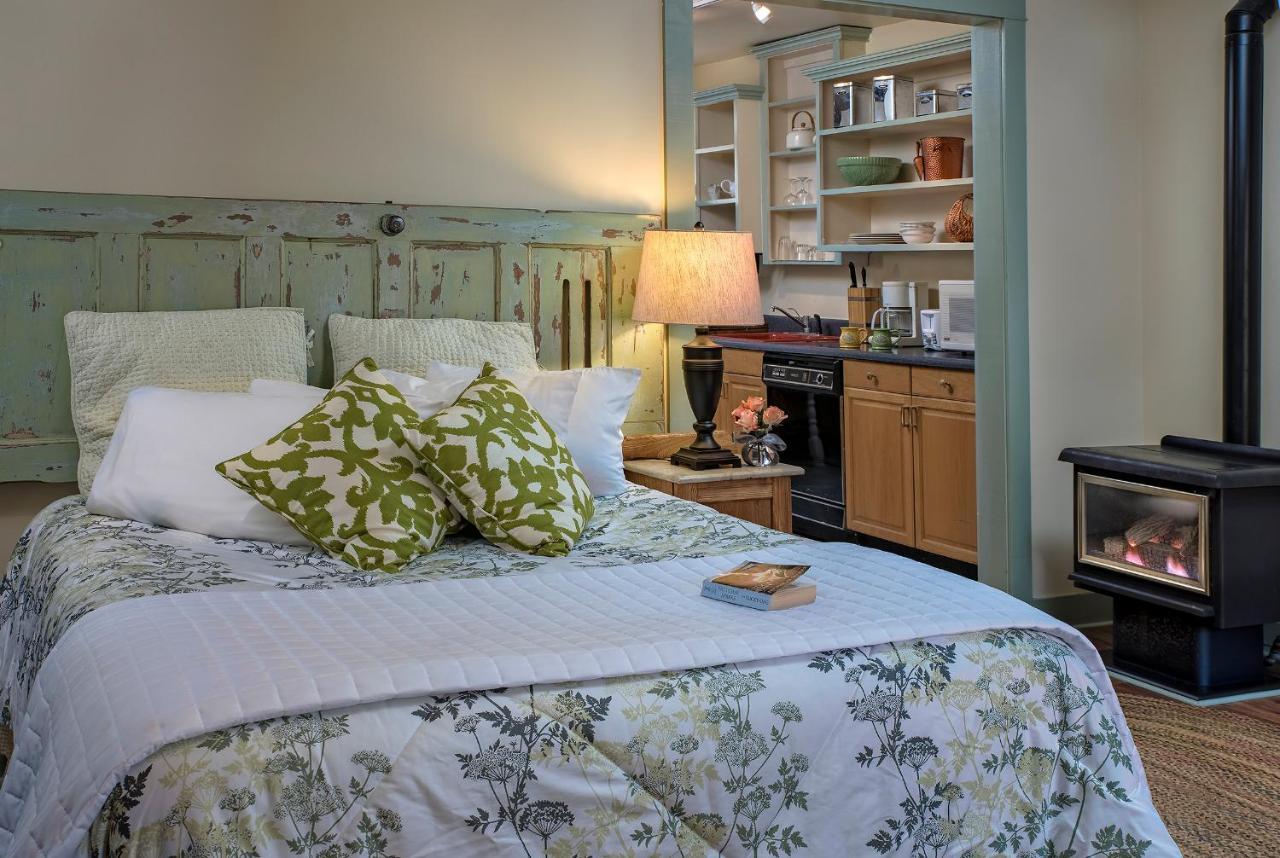 אסטוריה Clementine'S Guest House & Vacation Rentals מראה חיצוני תמונה