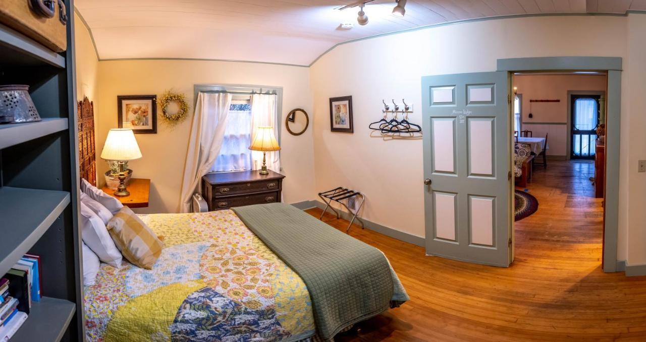 אסטוריה Clementine'S Guest House & Vacation Rentals מראה חיצוני תמונה