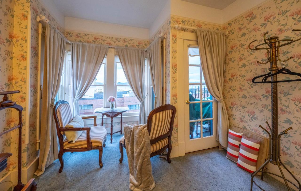 אסטוריה Clementine'S Guest House & Vacation Rentals מראה חיצוני תמונה