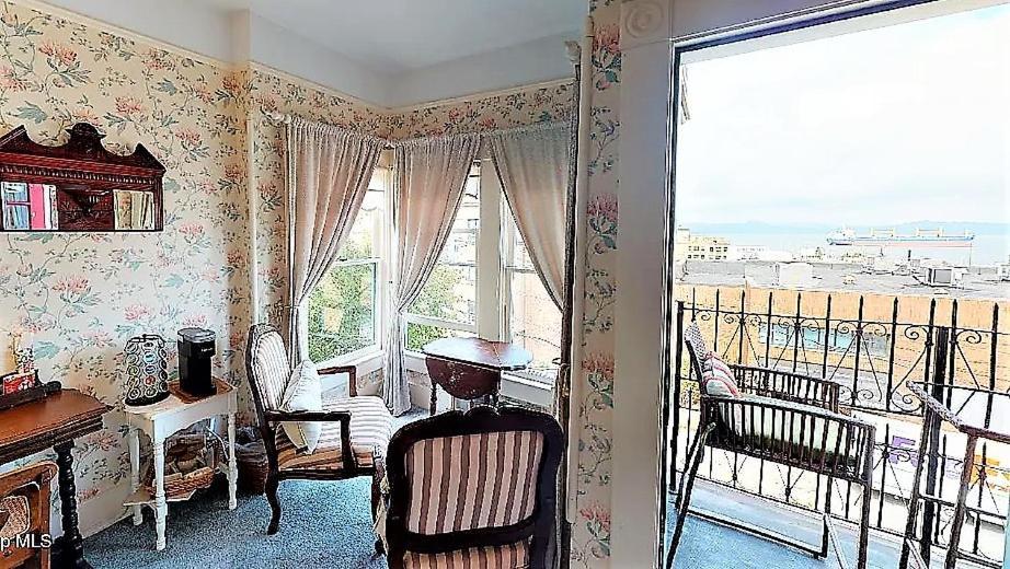 אסטוריה Clementine'S Guest House & Vacation Rentals מראה חיצוני תמונה