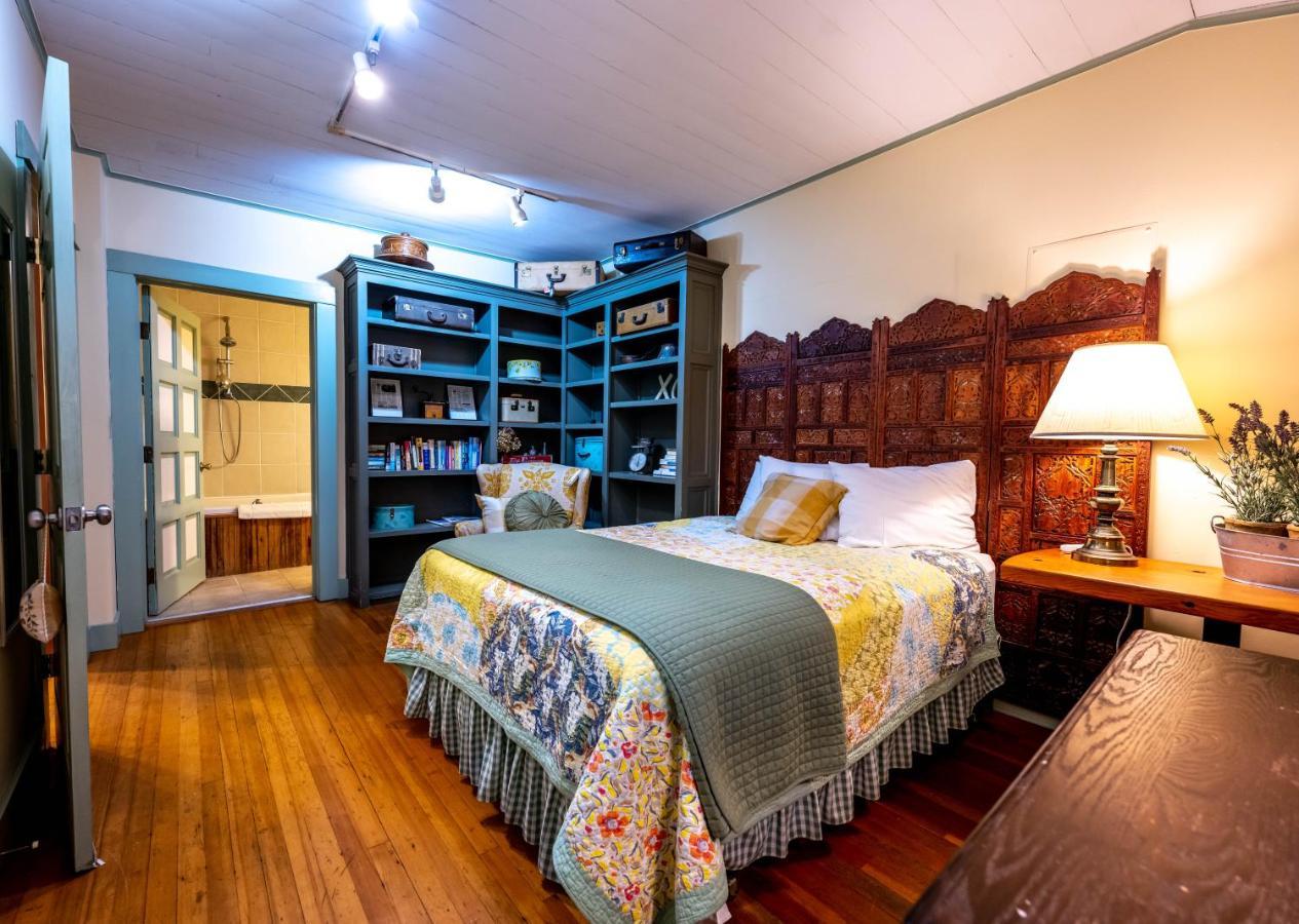 אסטוריה Clementine'S Guest House & Vacation Rentals מראה חיצוני תמונה